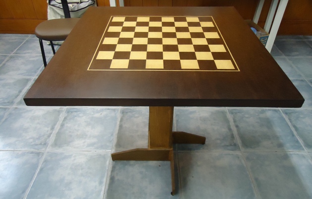 Mesa pequena Imbuia Marfim